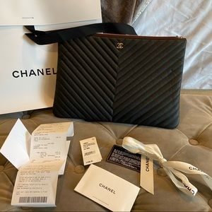 CHANEL CHEVRON LARGE 0 CASE WITH ALL TAGS AND RECEIPT INCLUDED! WORN ONCE!